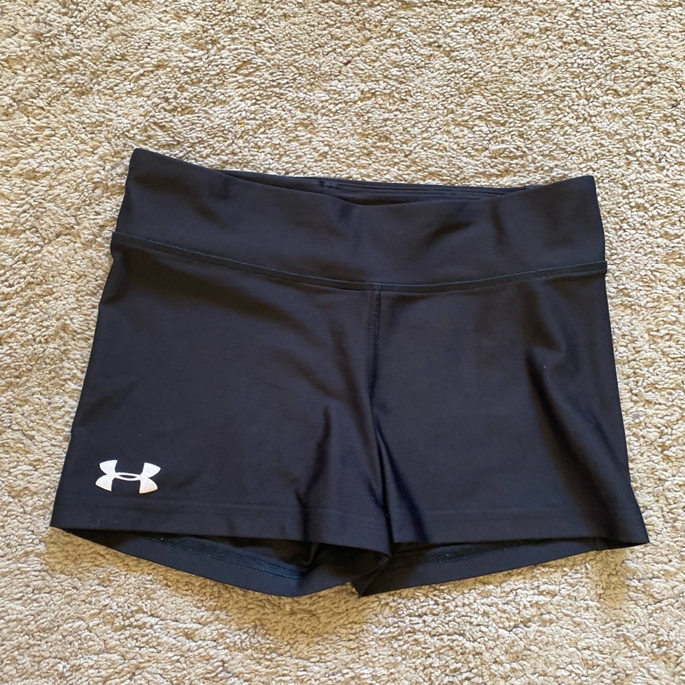 Under Armour women’s small black fitted athletic shorts